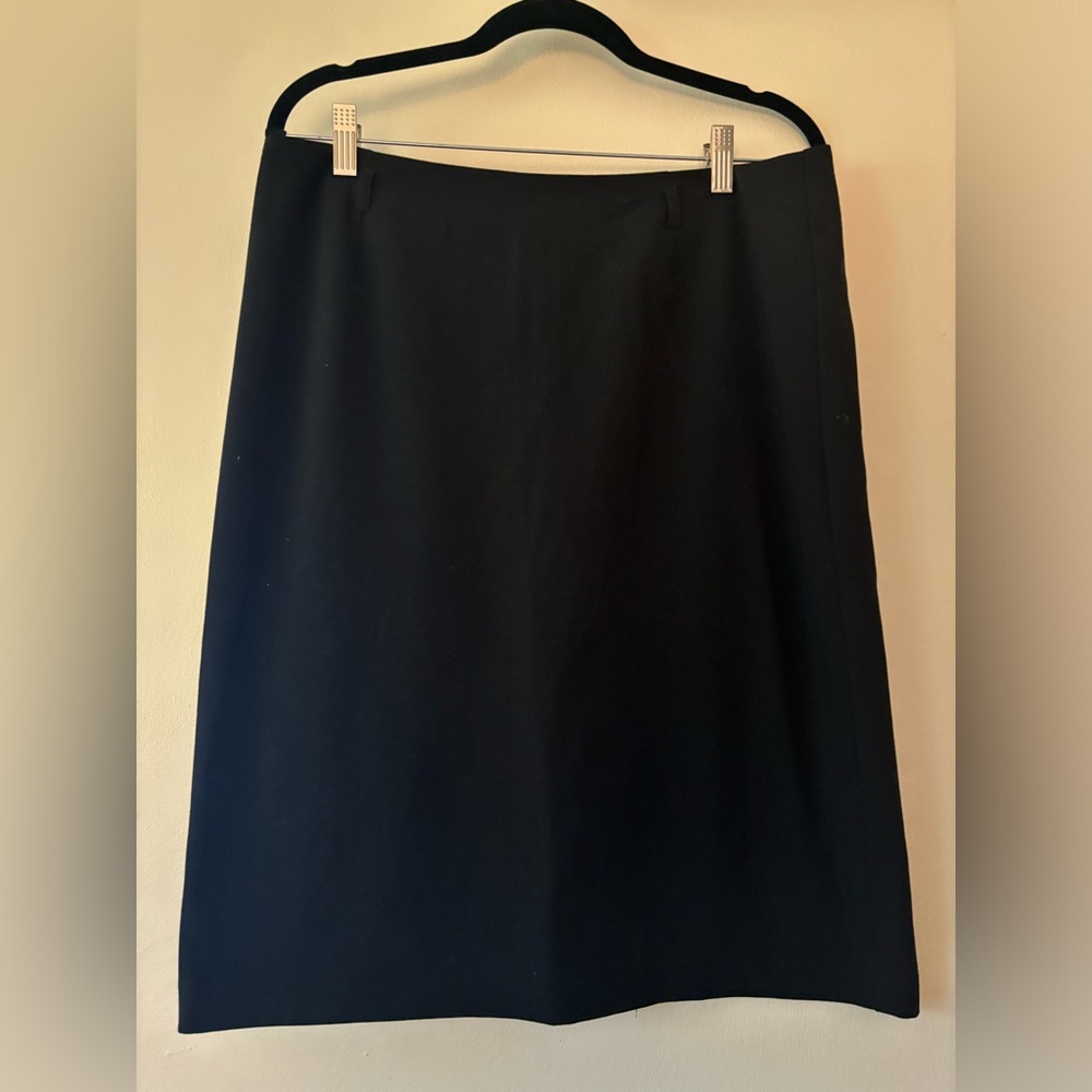 Sag Harbor Stretch Black Pencil Skirt -Size 10